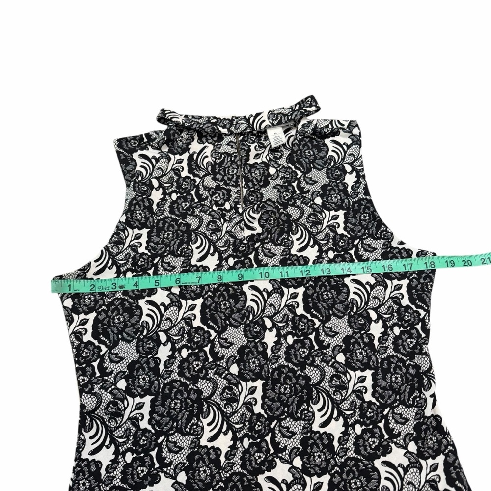 White House Black Market White & Black Floral Faux Lace Keyhole Tank - Medium - Picture 13 of 15